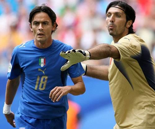 足球场上 足球场上