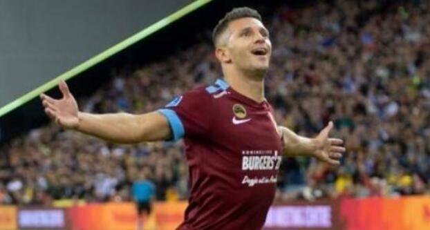 第三人跑动 第三人跑动